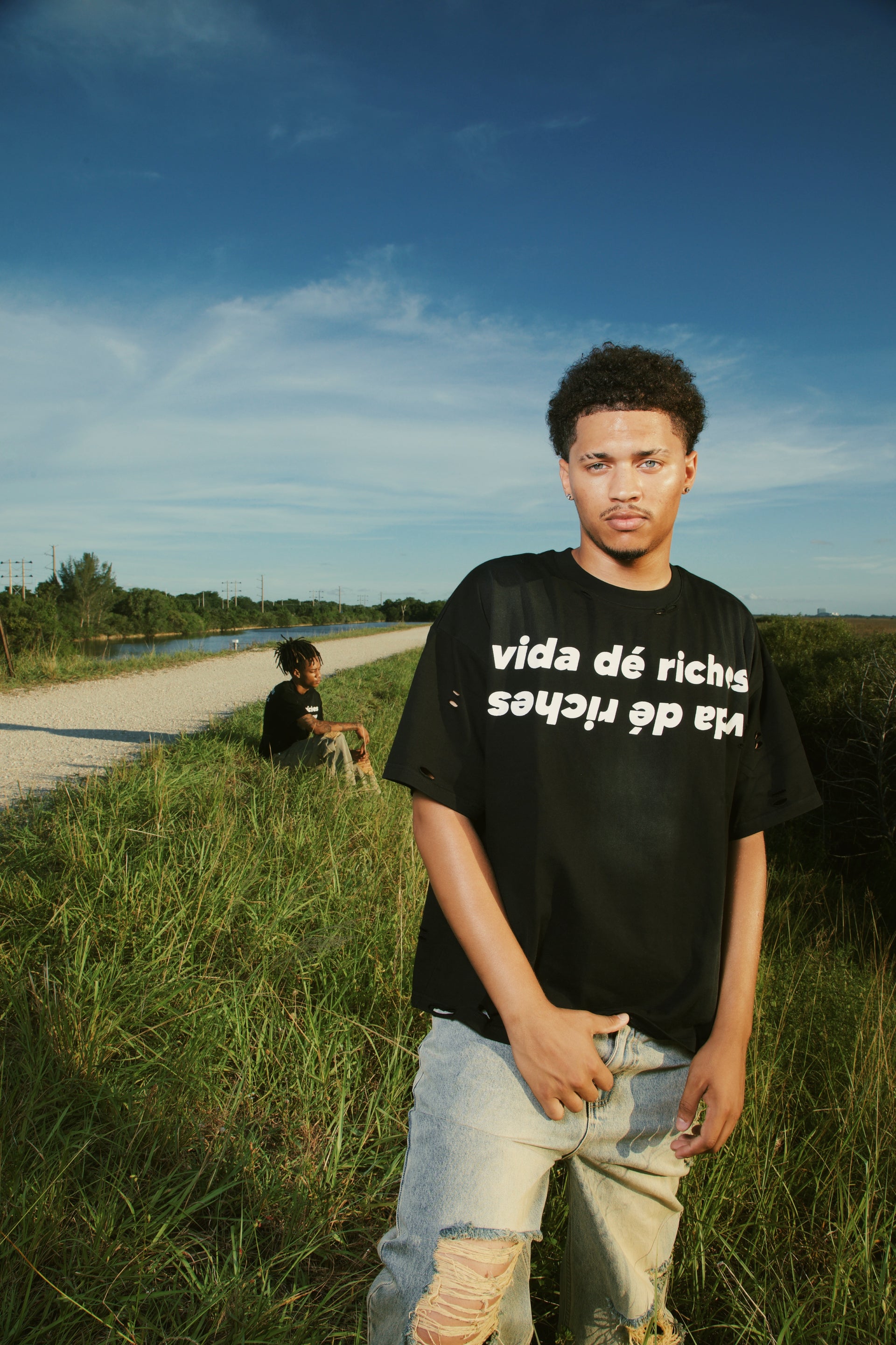 vida dé riches distressed shirt